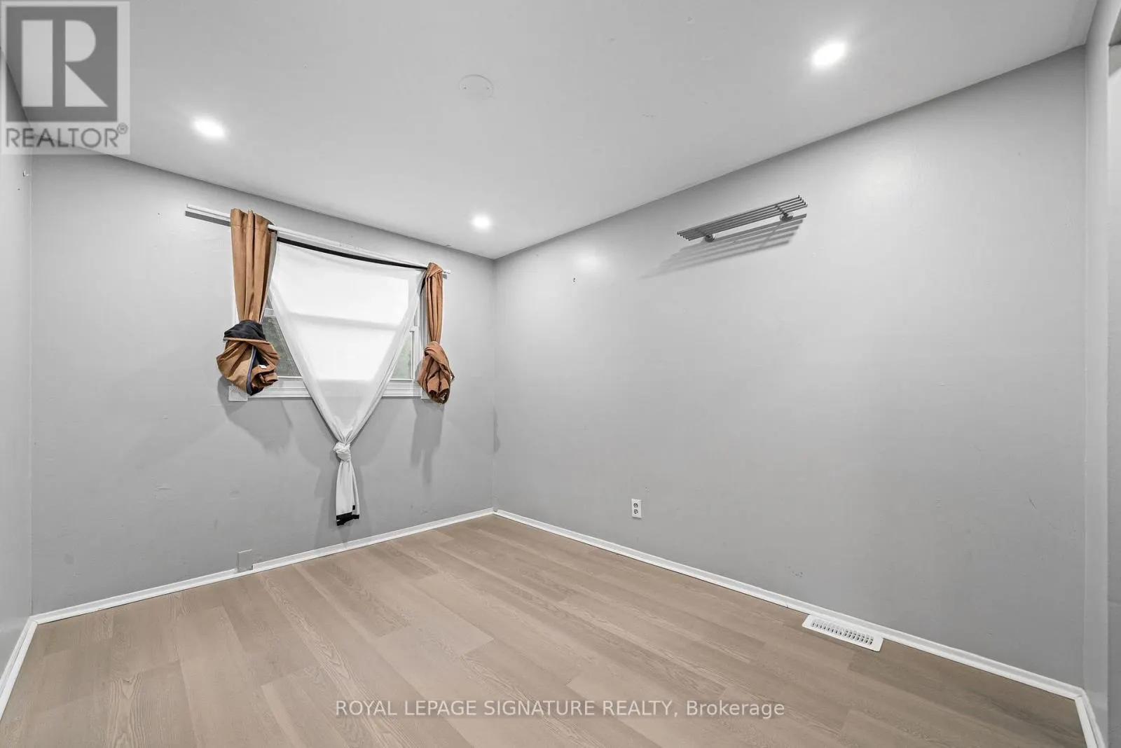 32A CROSSLEY DRIVE