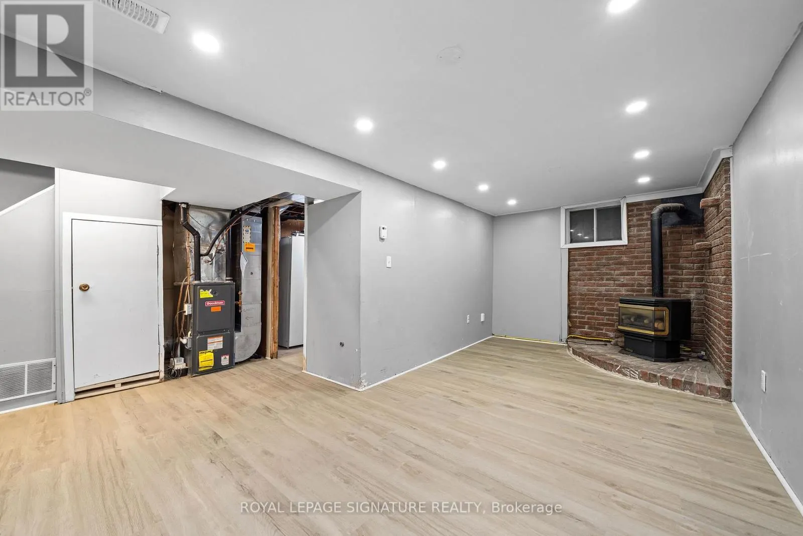 32A CROSSLEY DRIVE