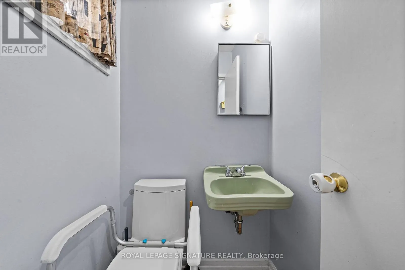 32A CROSSLEY DRIVE