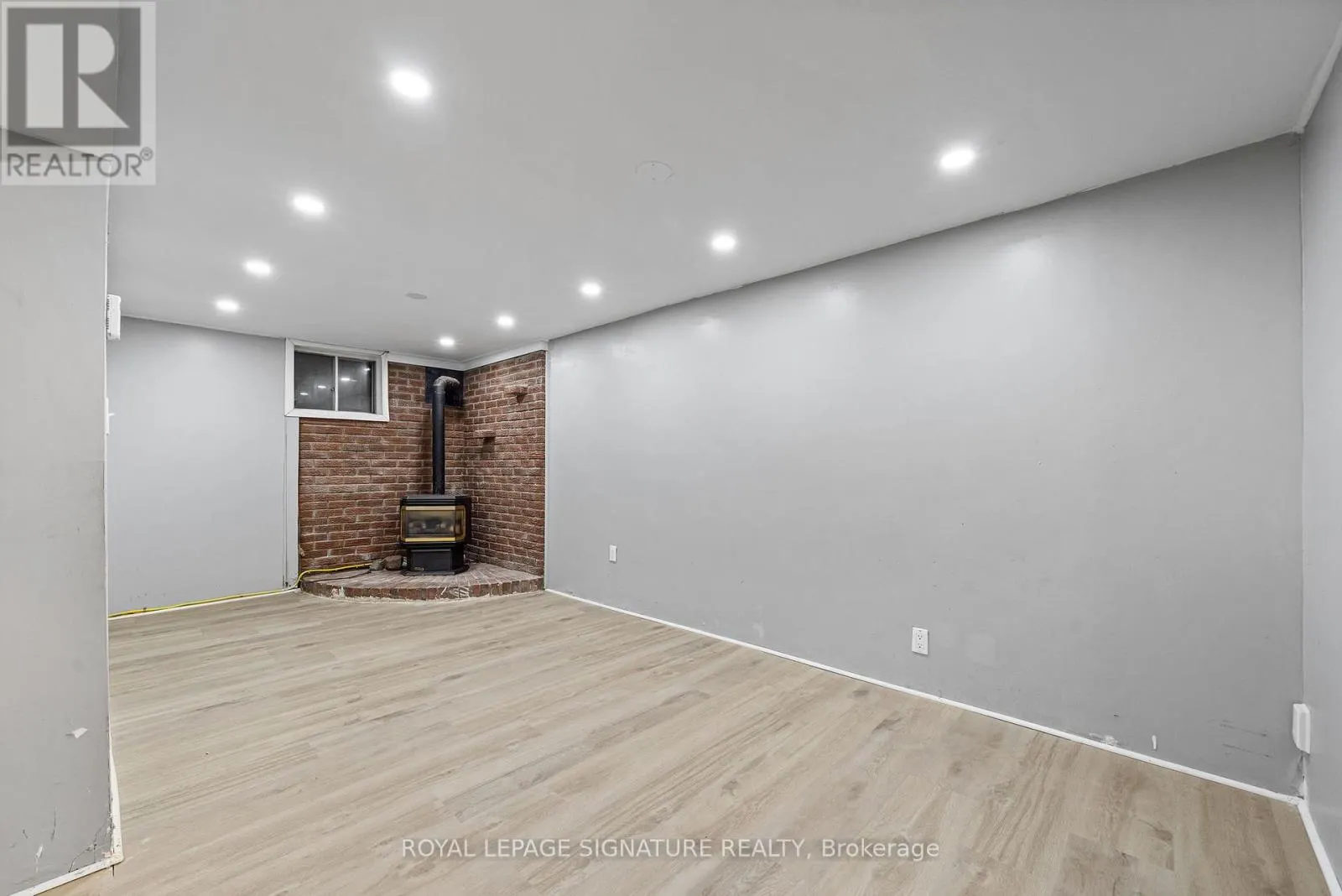32A CROSSLEY DRIVE