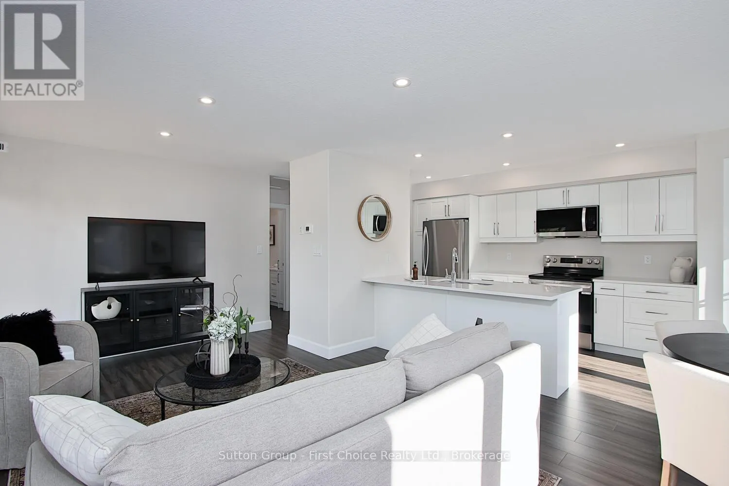 37 - 3202 VIVIAN LINE, #37