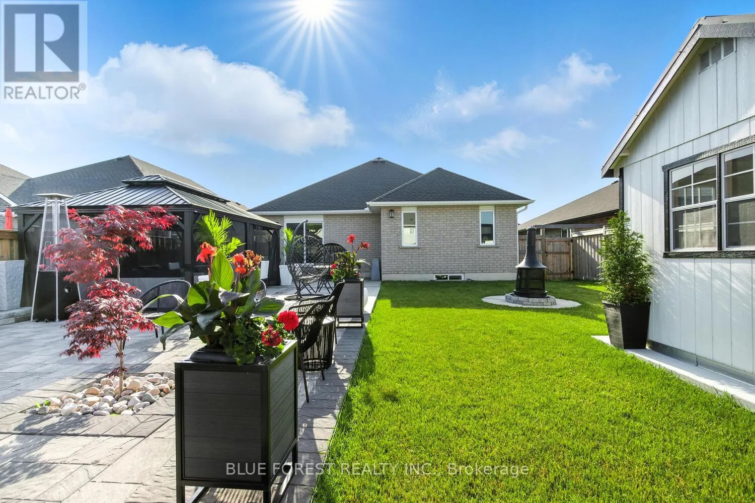 28 WEIR CRESCENT