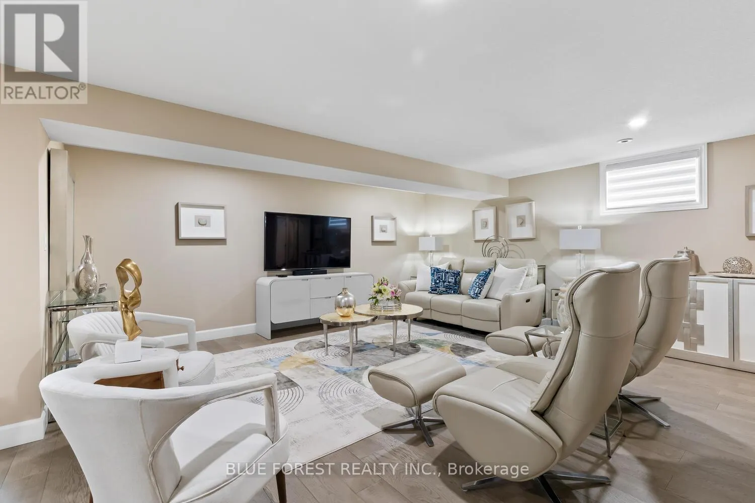 28 WEIR CRESCENT