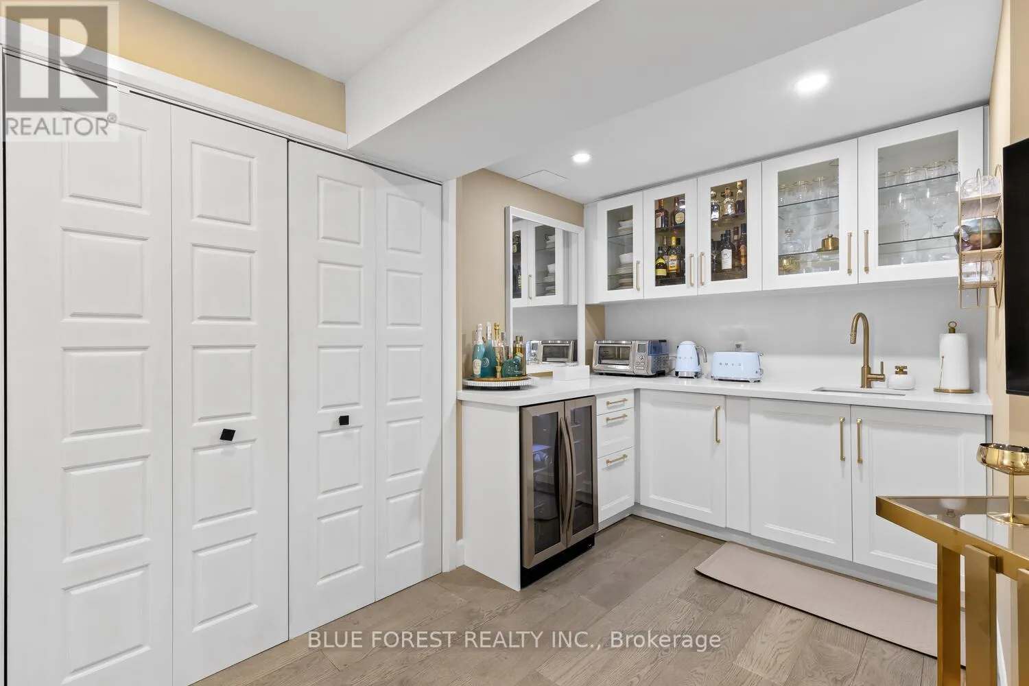 28 WEIR CRESCENT