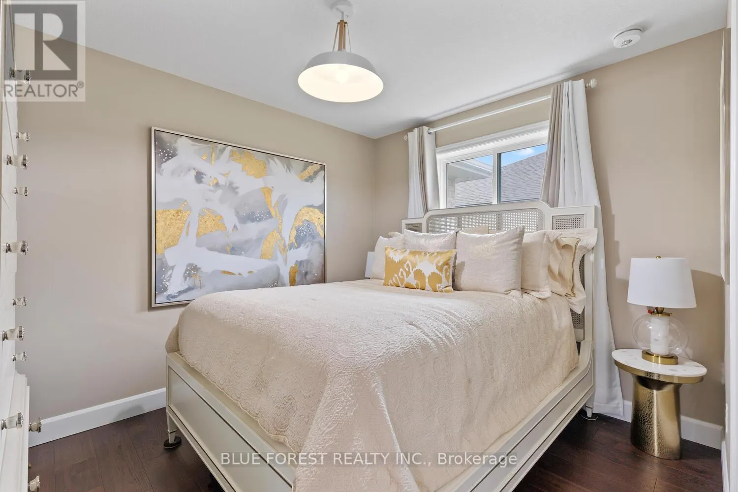 28 WEIR CRESCENT