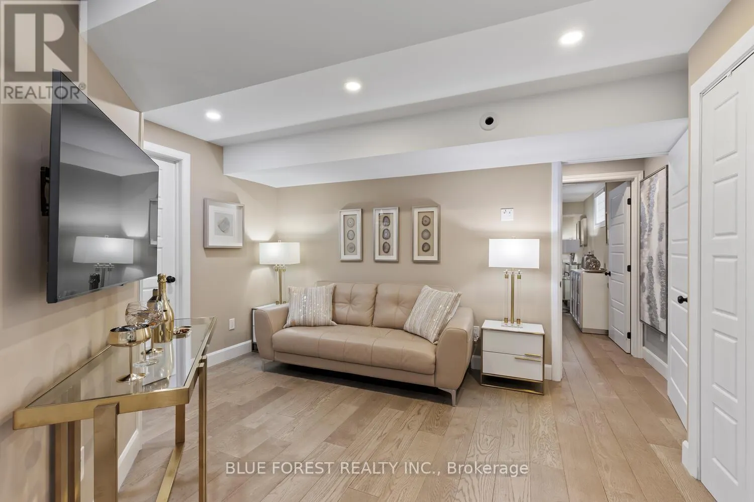 28 WEIR CRESCENT