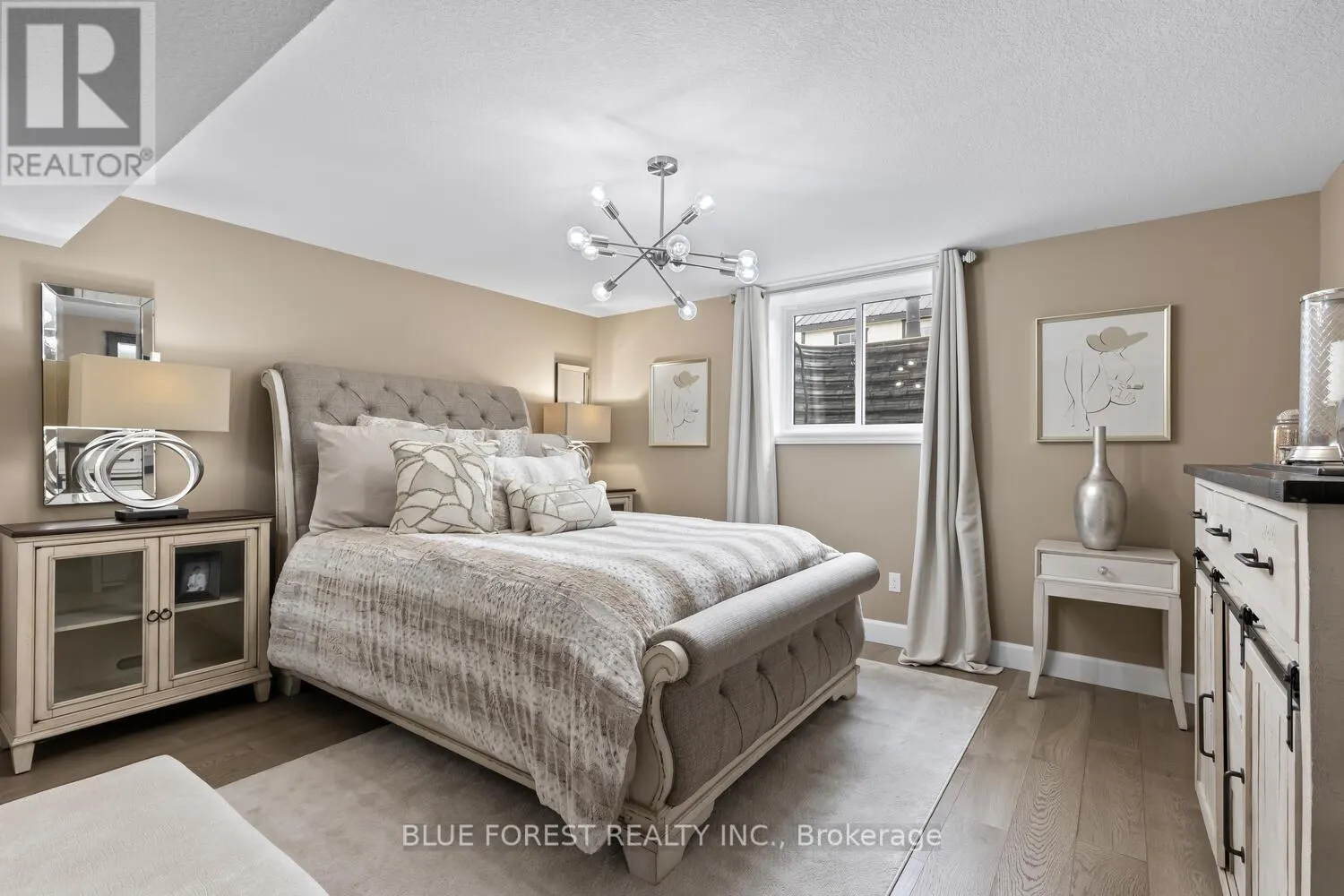 28 WEIR CRESCENT