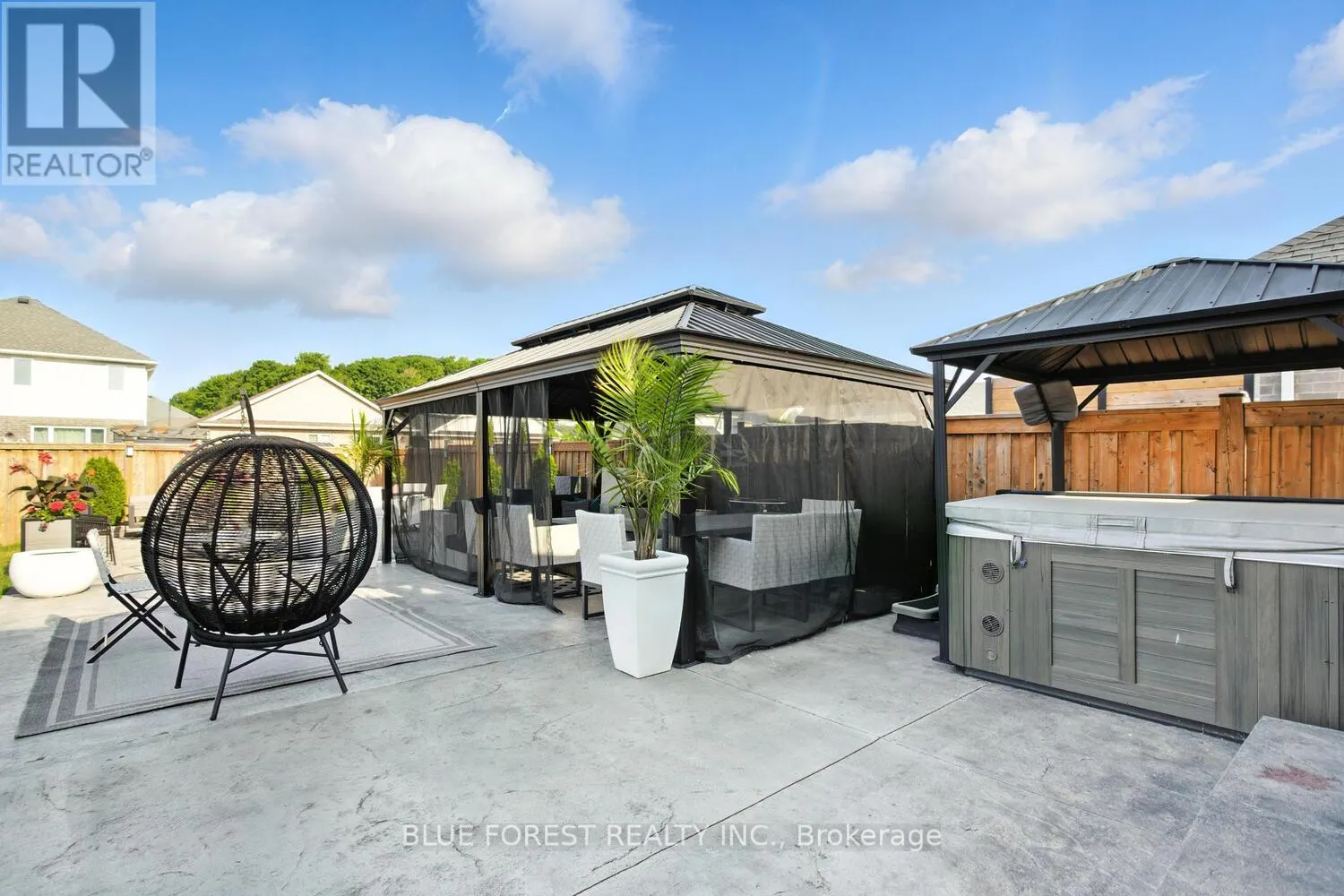 28 WEIR CRESCENT