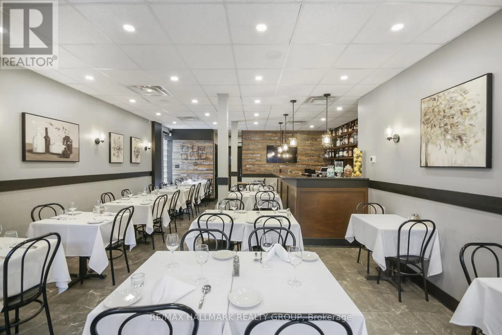 641 SOMERSET STREET W