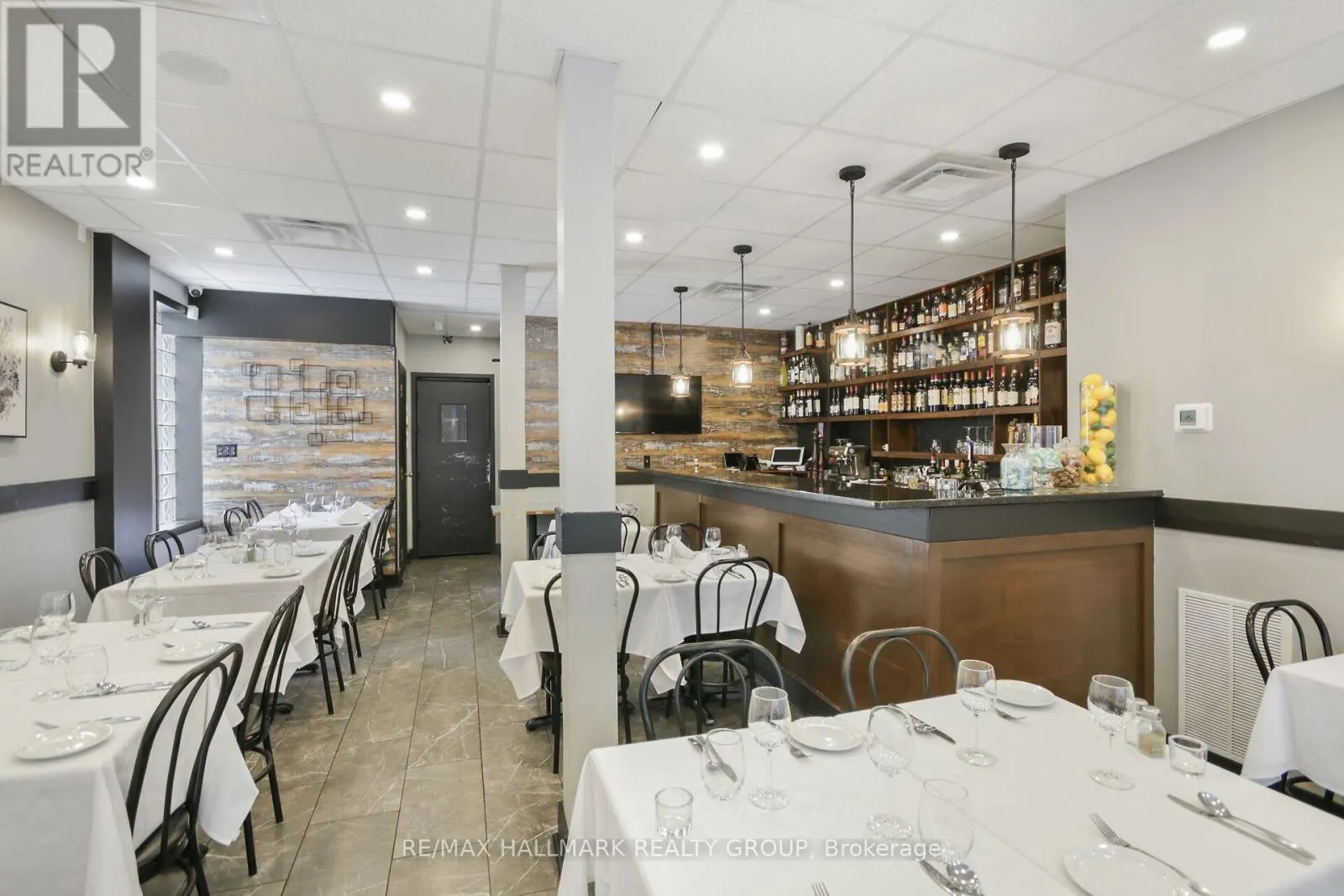 641 SOMERSET STREET W