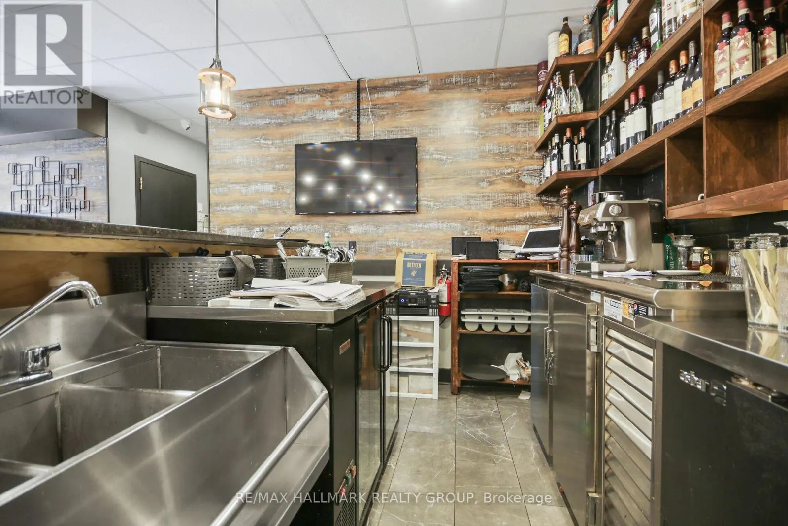 641 SOMERSET STREET W