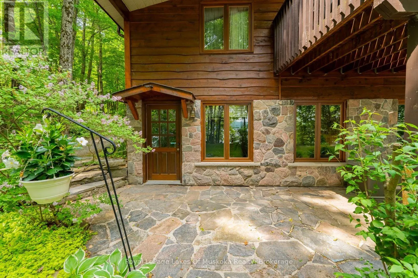 168 LAKESHORE ROAD