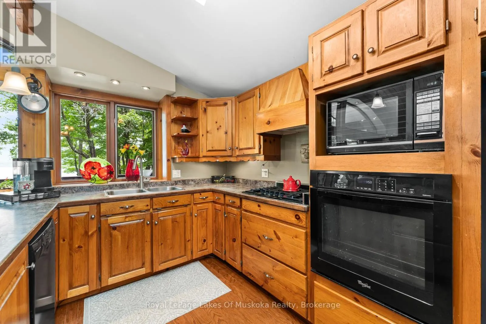 168 LAKESHORE ROAD