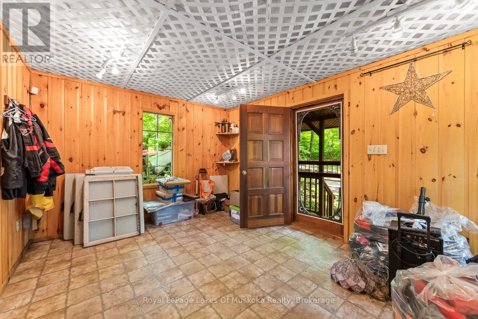 168 LAKESHORE ROAD