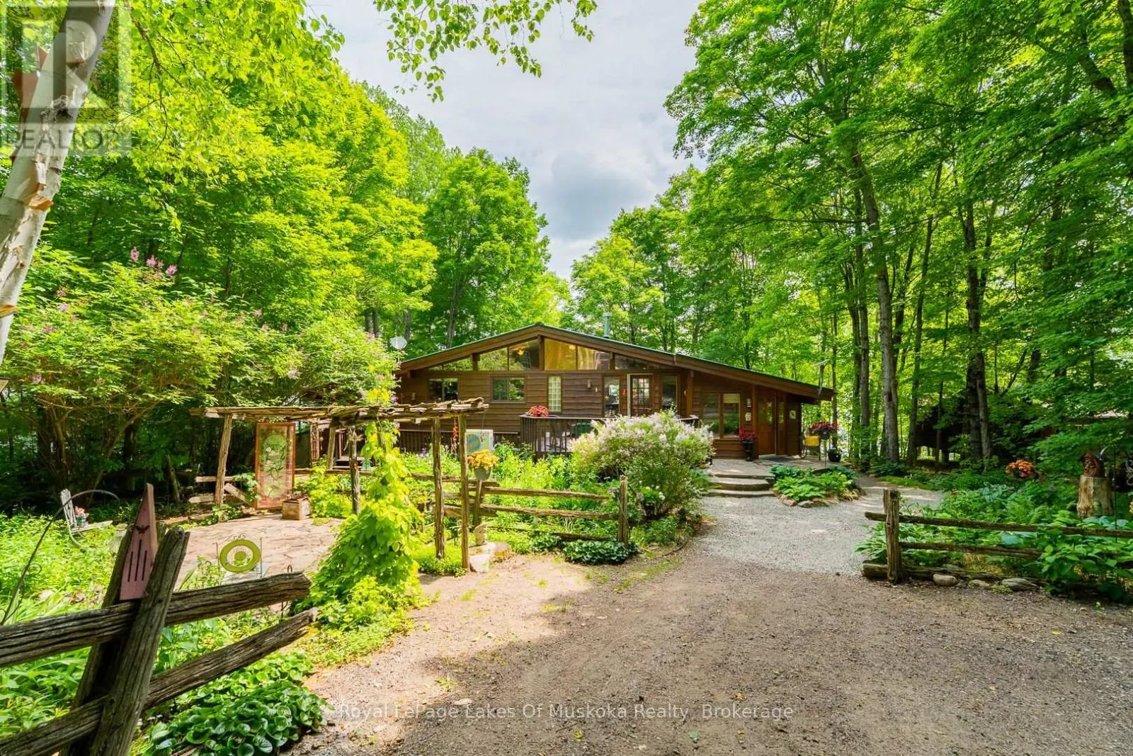 168 LAKESHORE ROAD