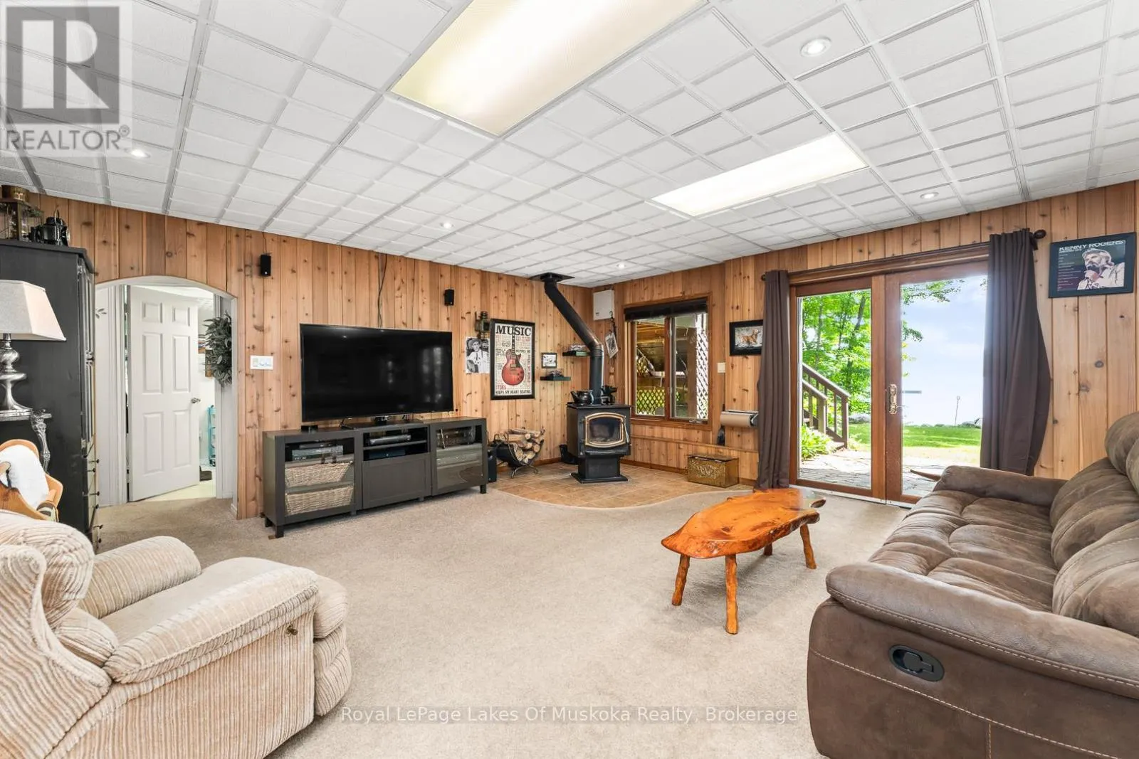 168 LAKESHORE ROAD