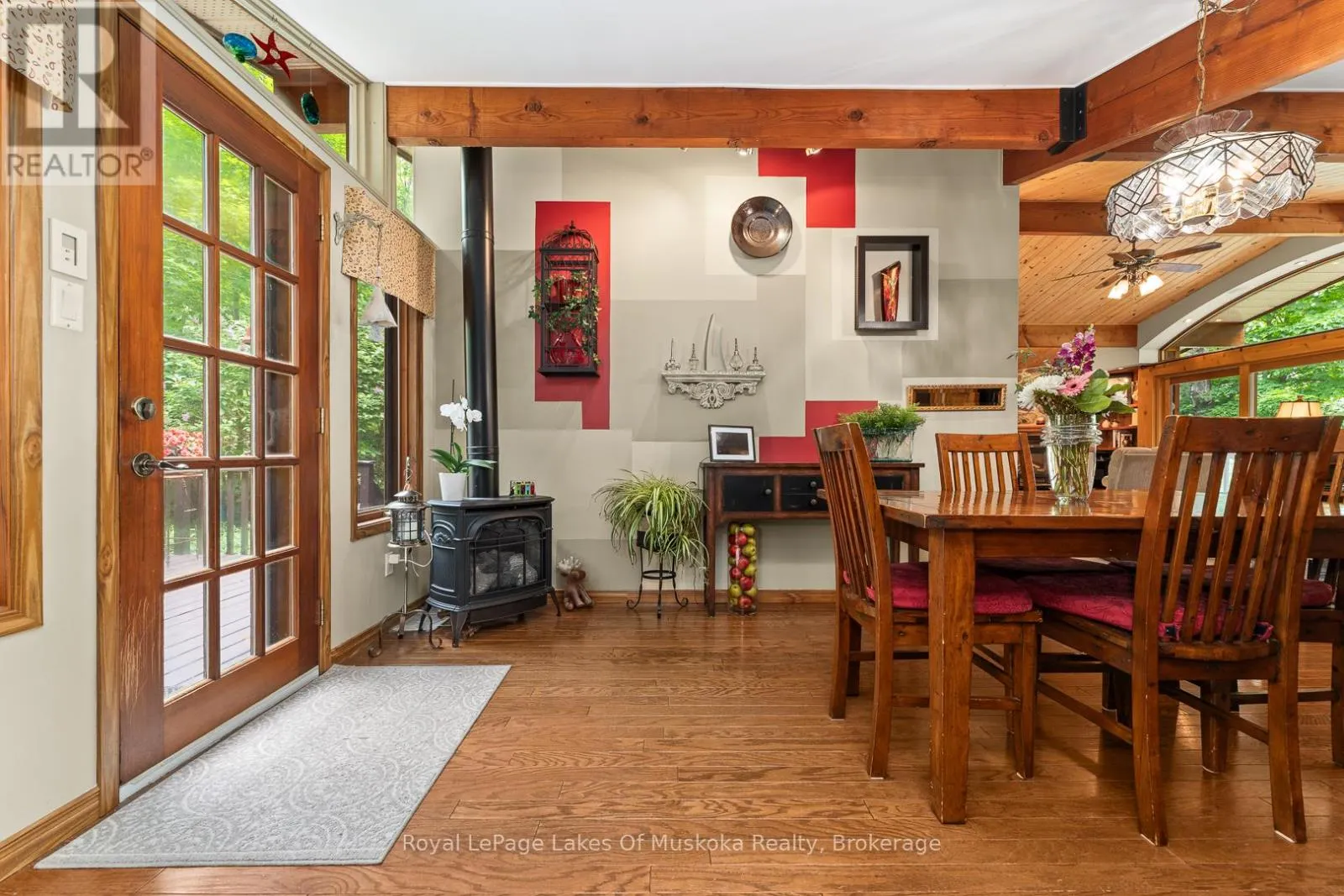 168 LAKESHORE ROAD