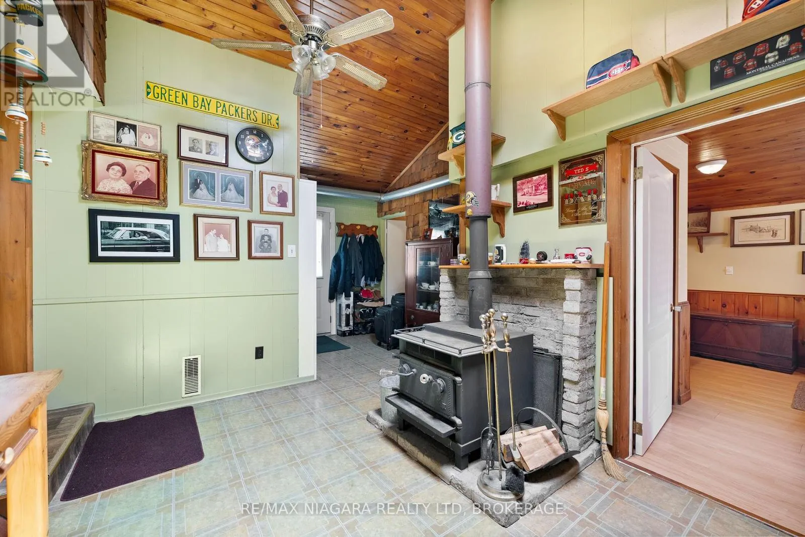 527 PINECREST ROAD
