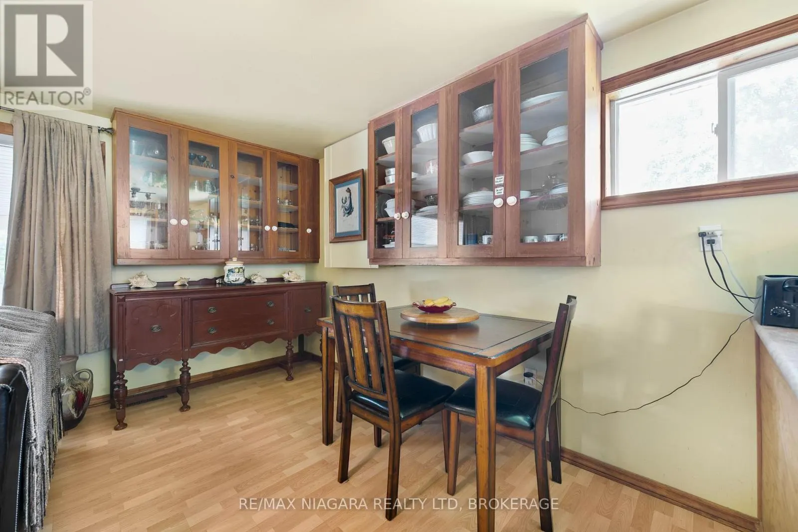527 PINECREST ROAD