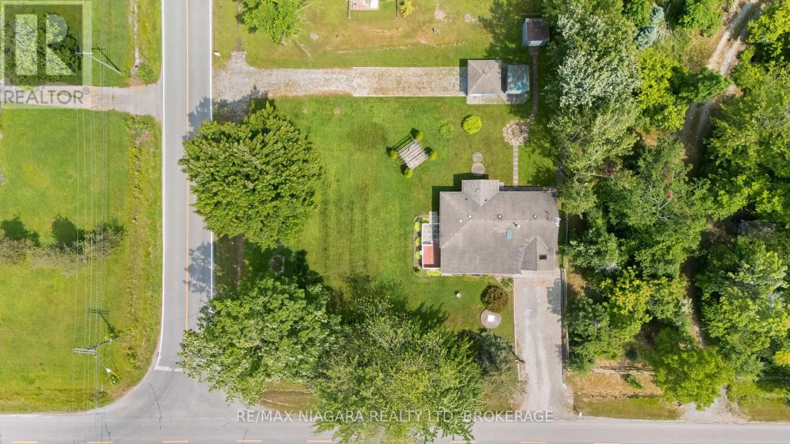527 PINECREST ROAD