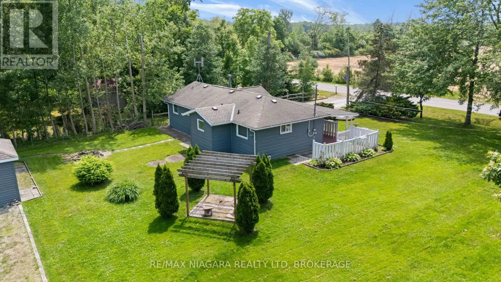 527 PINECREST ROAD