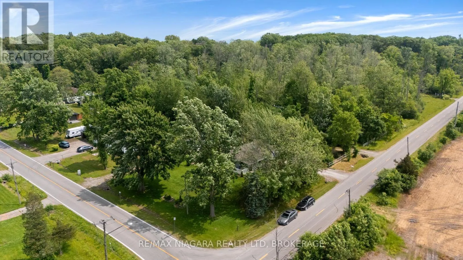 527 PINECREST ROAD