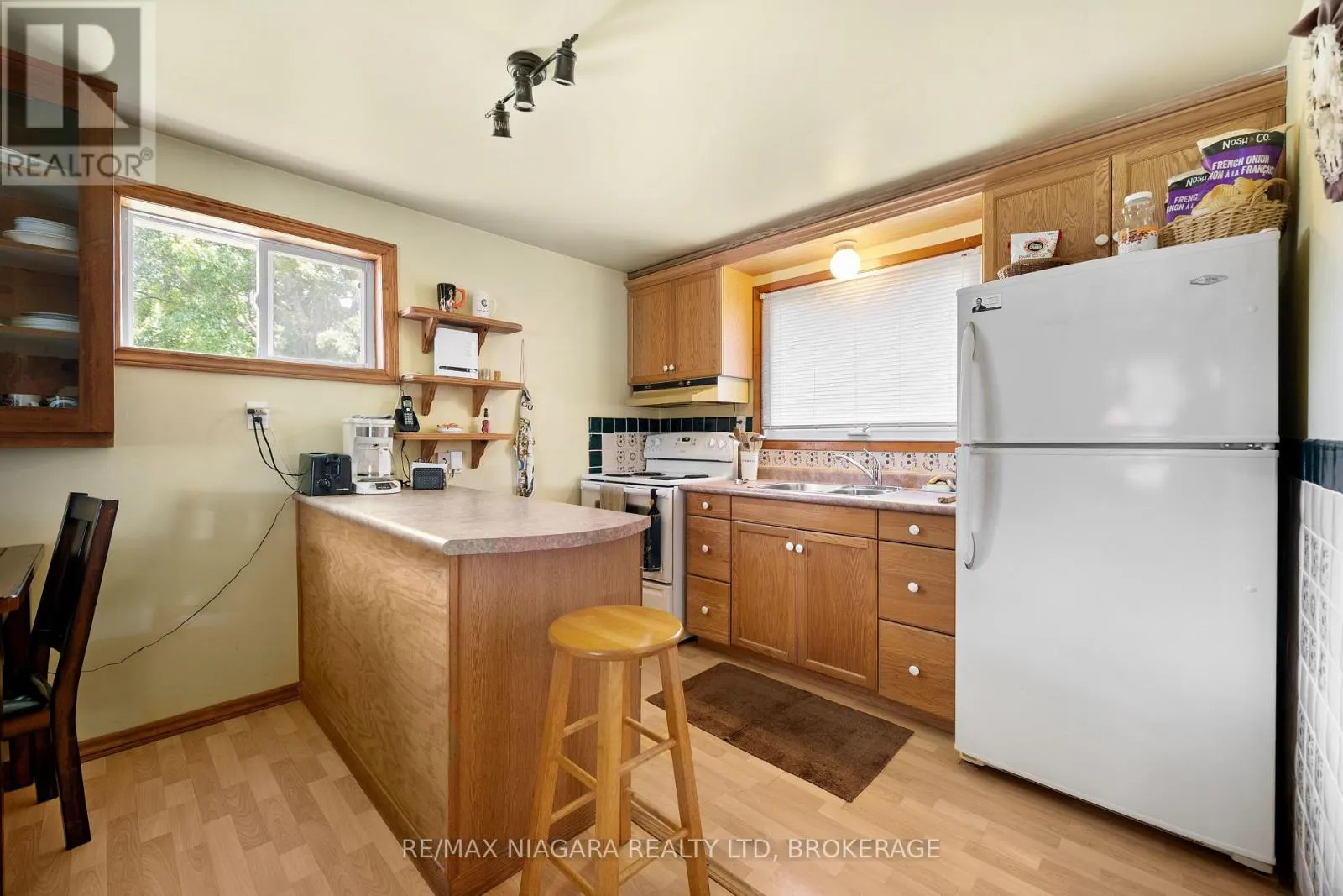 527 PINECREST ROAD