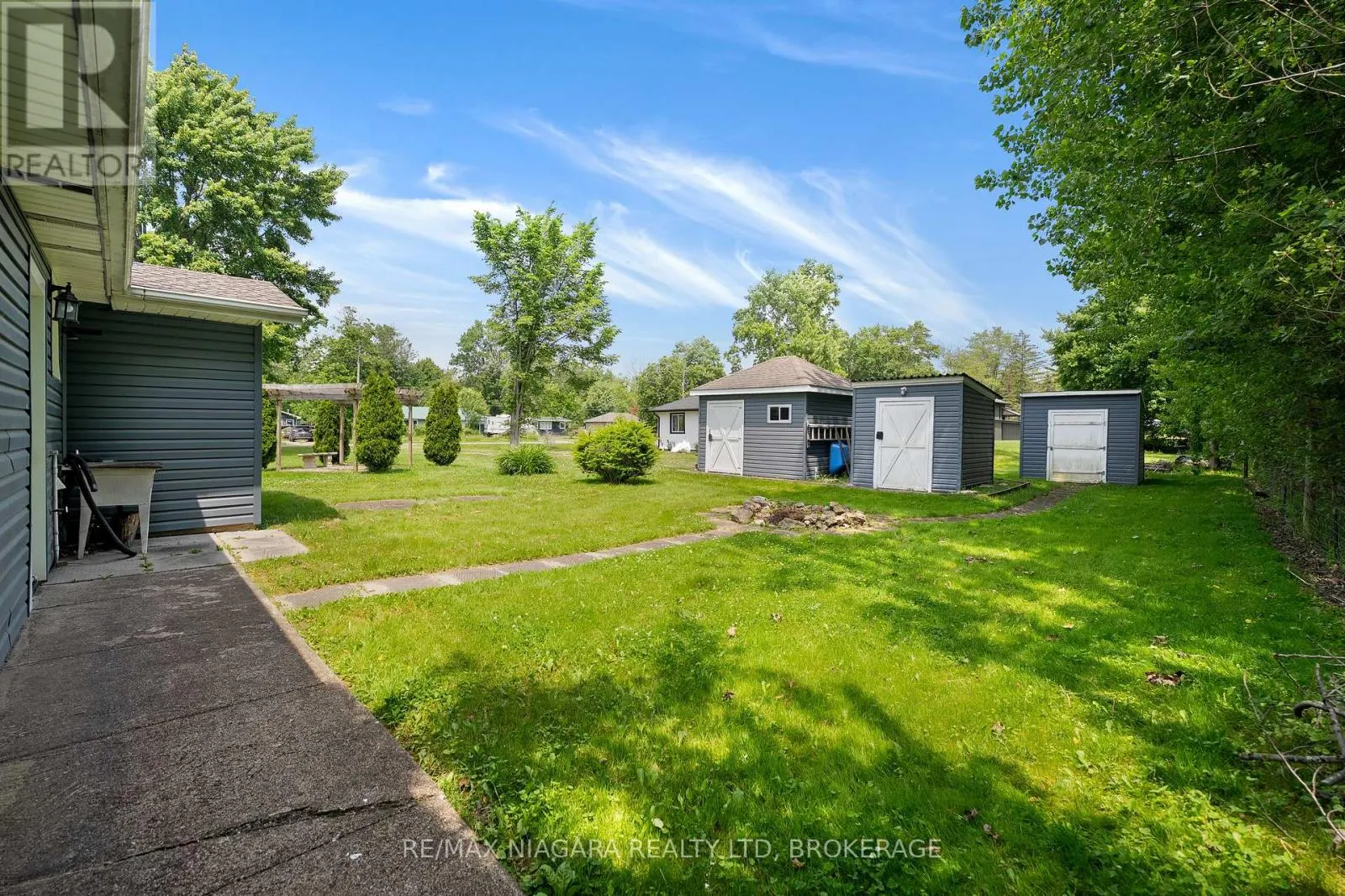 527 PINECREST ROAD