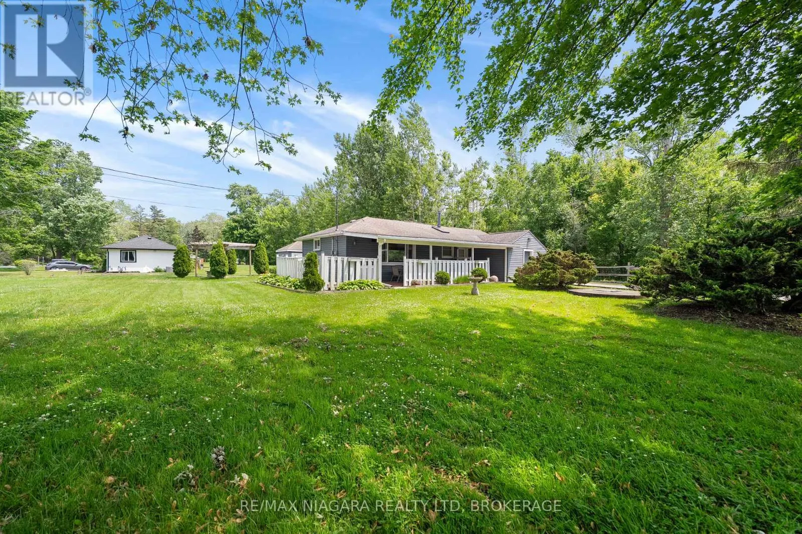 527 PINECREST ROAD