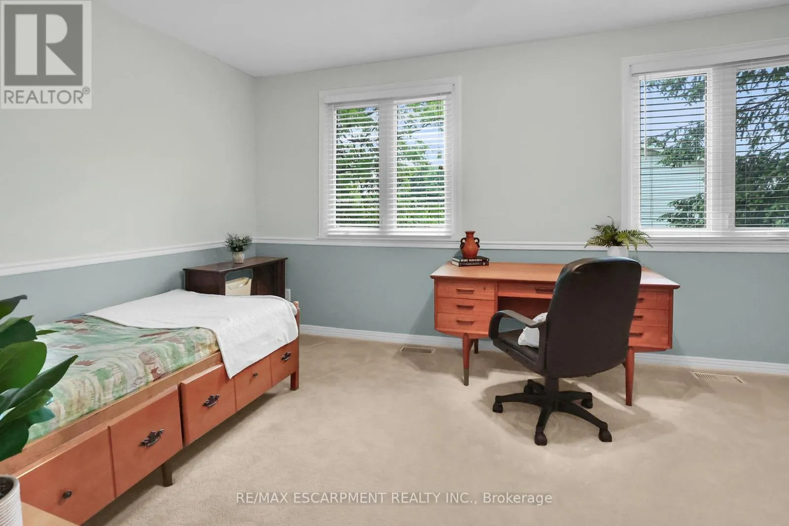 15 - 130 LIVINGSTON AVENUE