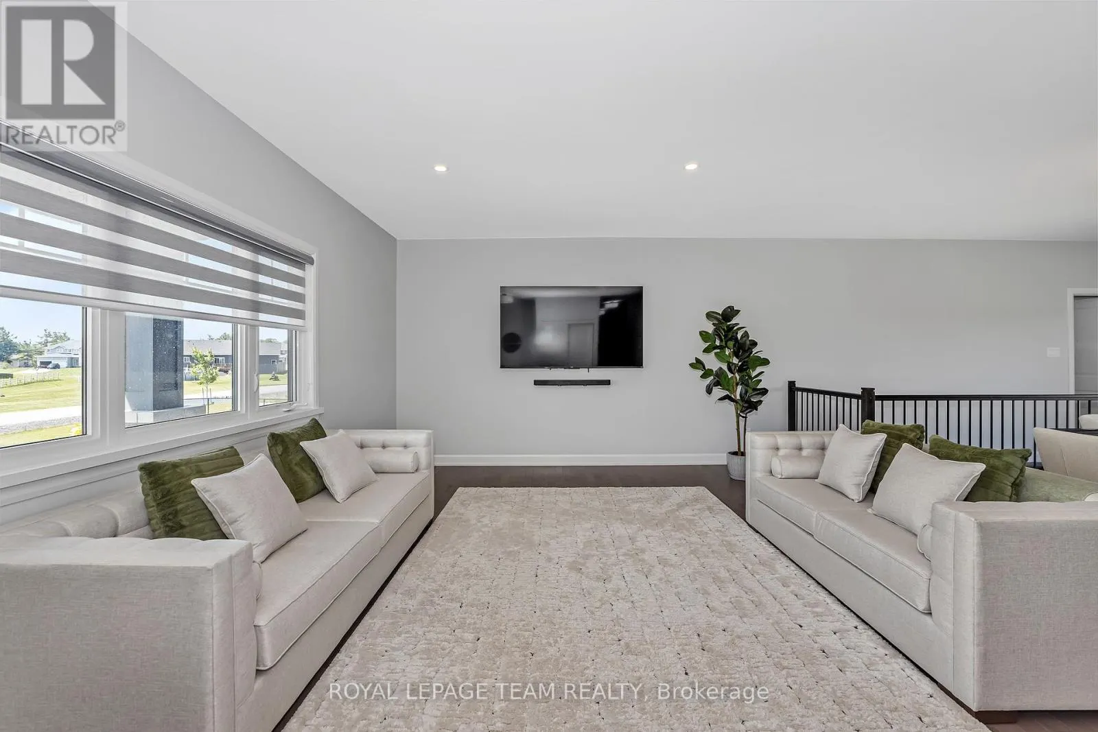 17 ISOBEL MCEWAN STREET