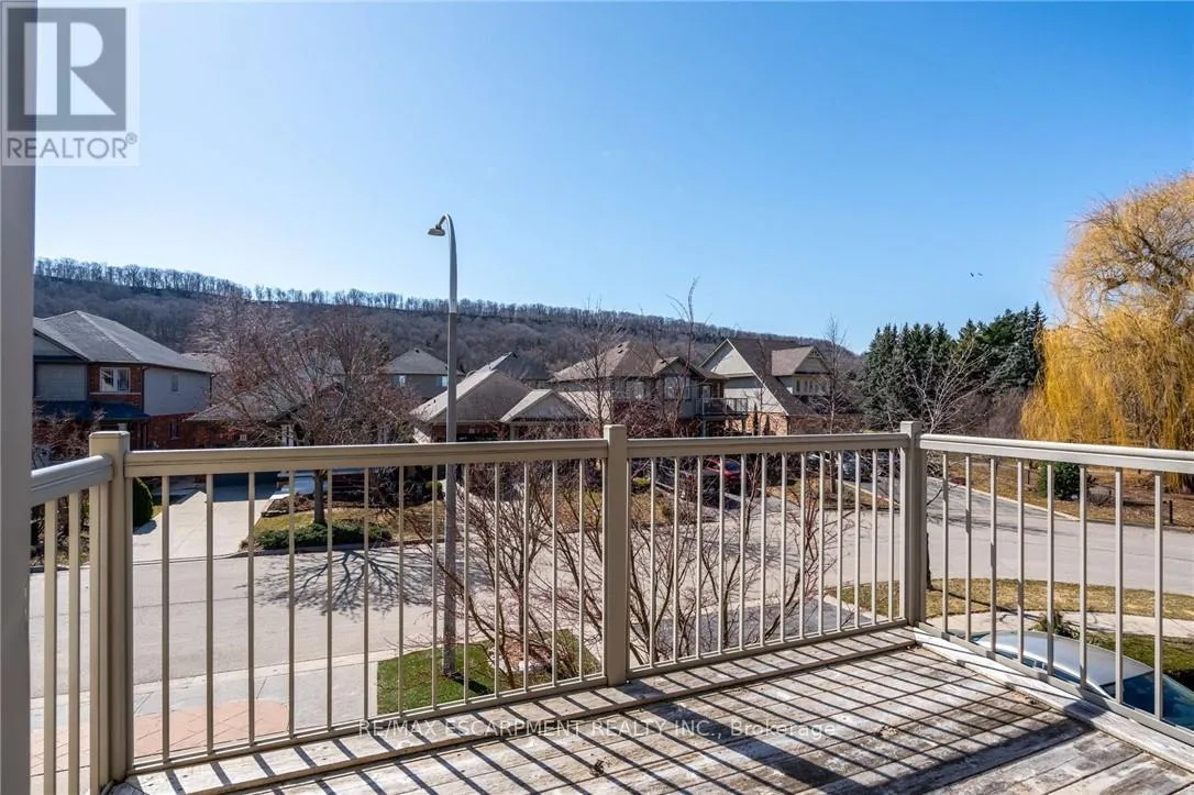 16 SYCAMORE CRESCENT