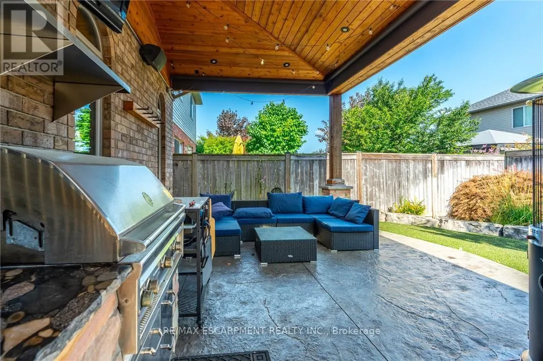 16 SYCAMORE CRESCENT