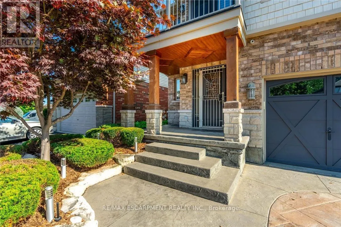 16 SYCAMORE CRESCENT