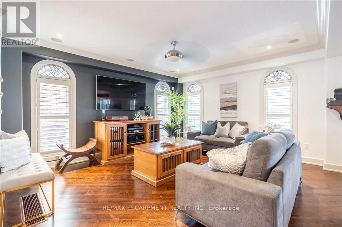 16 SYCAMORE CRESCENT