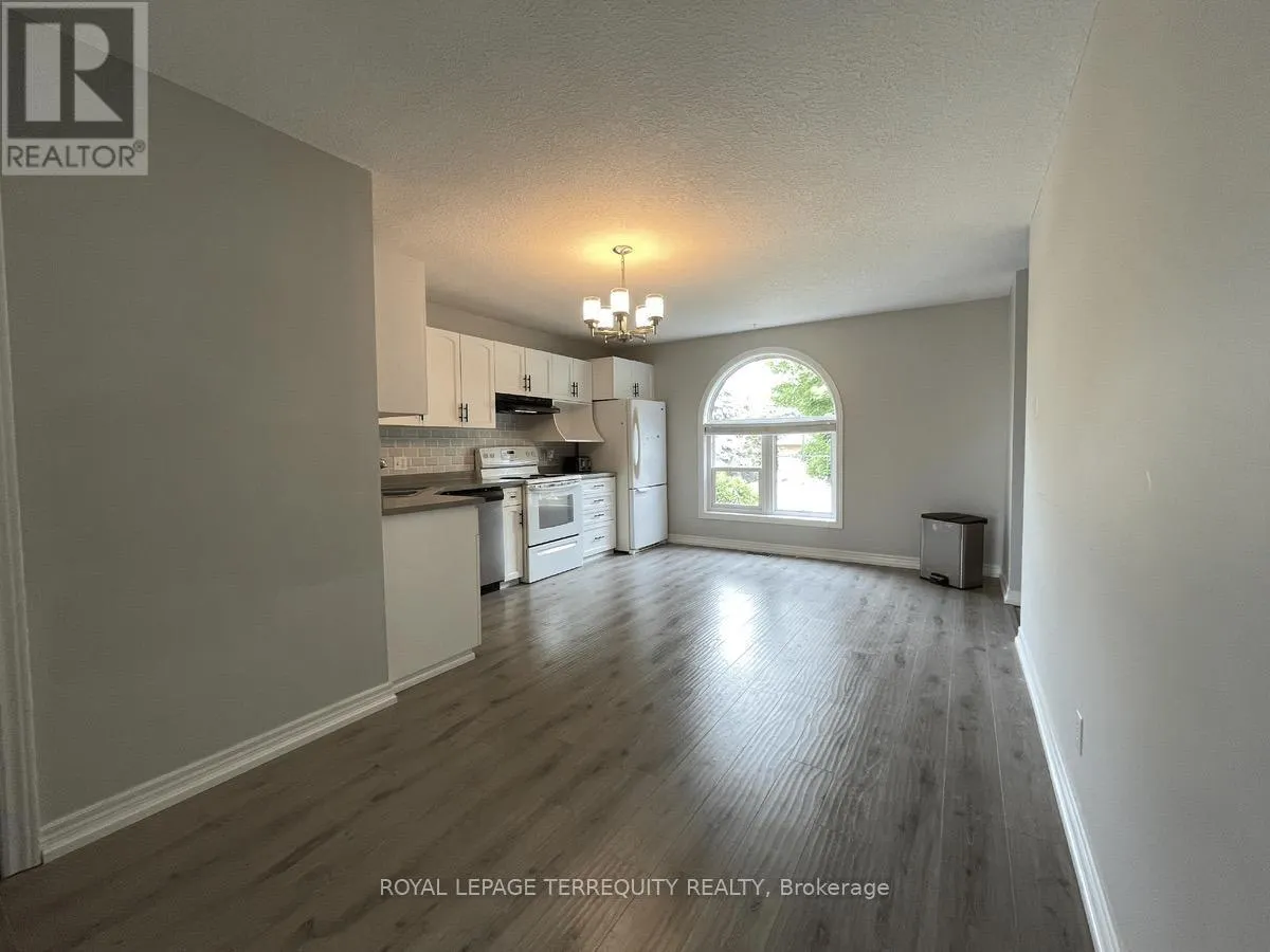 30 MUSSELMAN CRESCENT