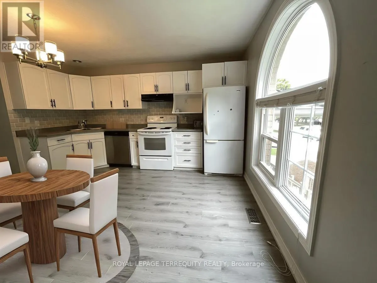 30 MUSSELMAN CRESCENT