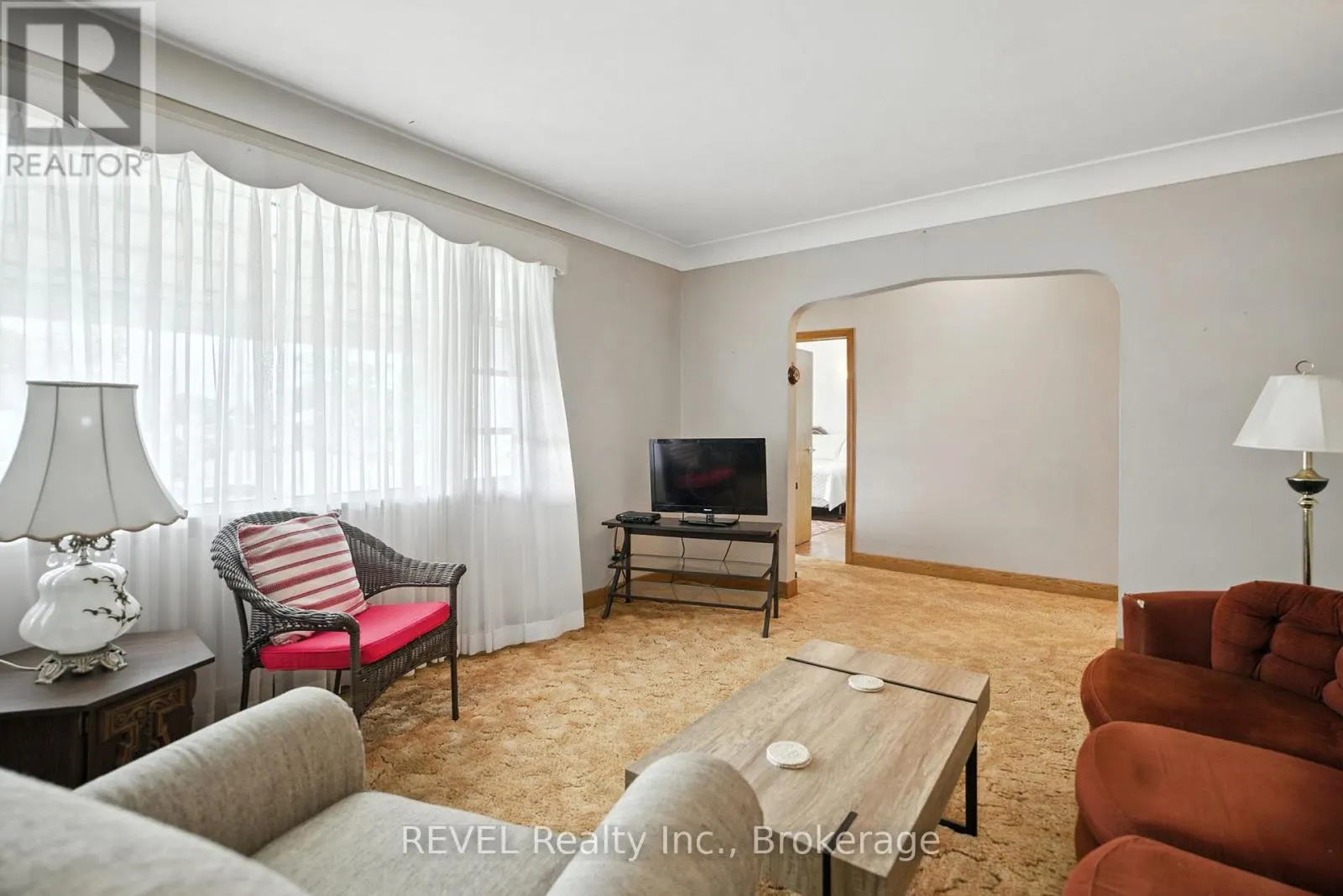 146 MAIN STREET E