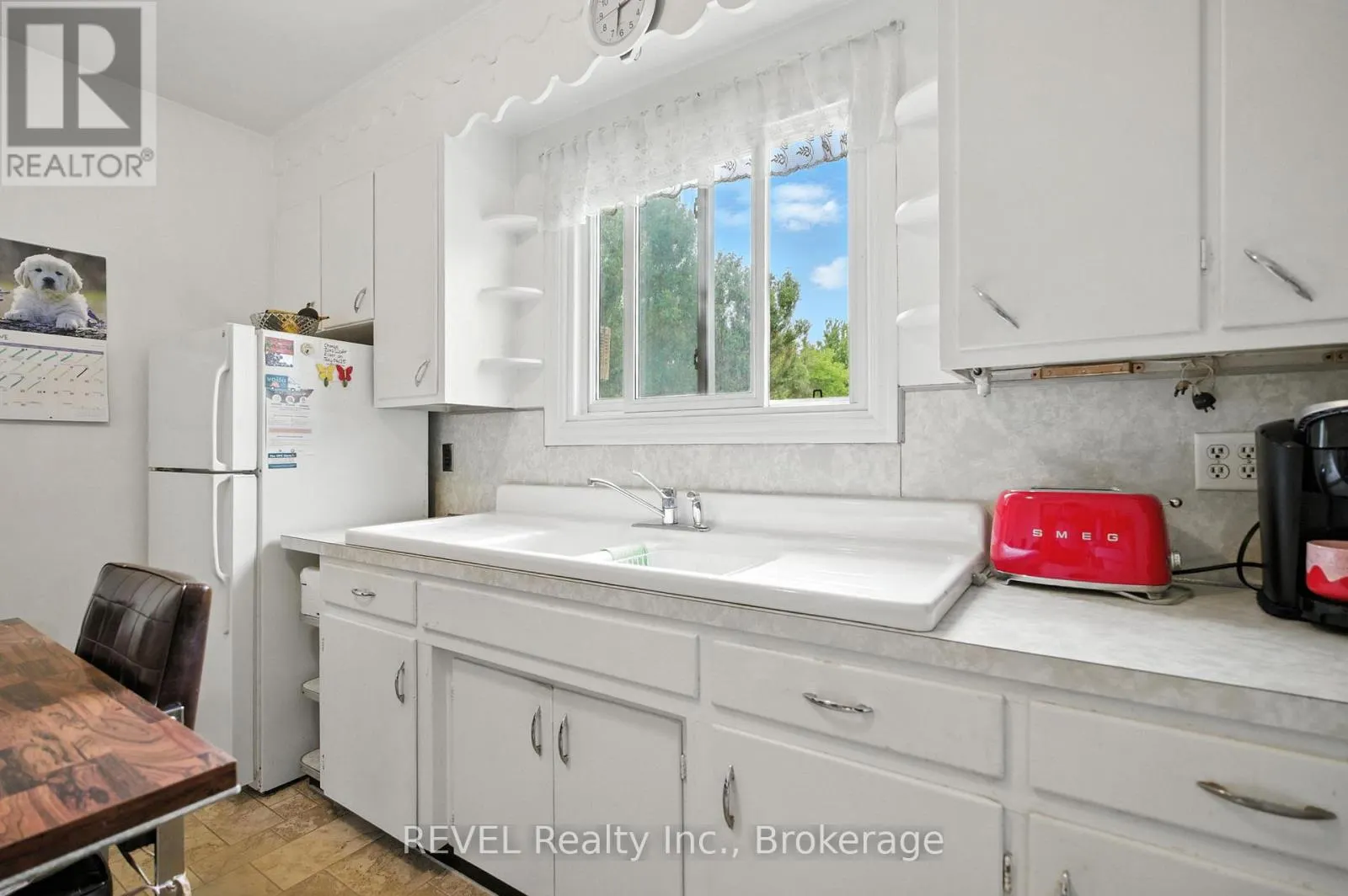 146 MAIN STREET E