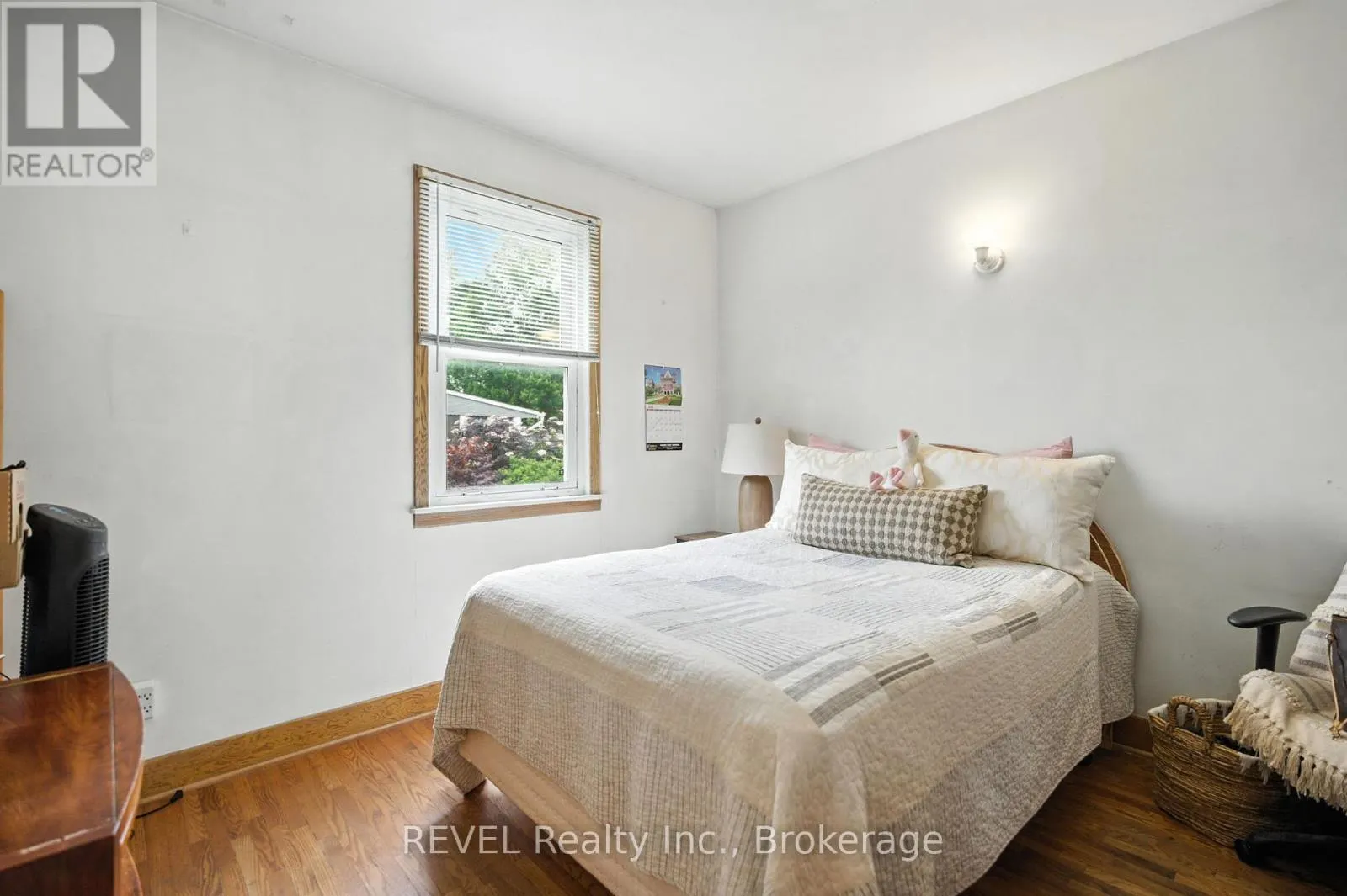 146 MAIN STREET E