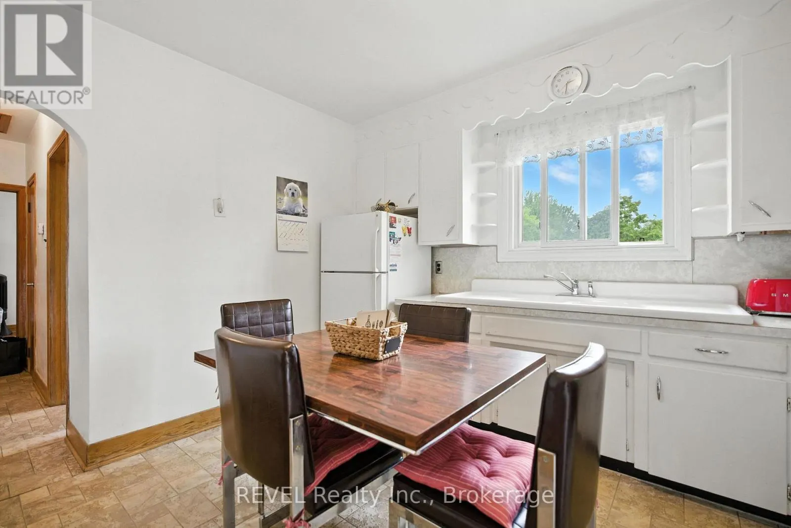 146 MAIN STREET E