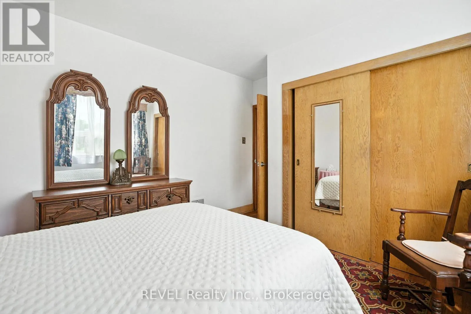 146 MAIN STREET E