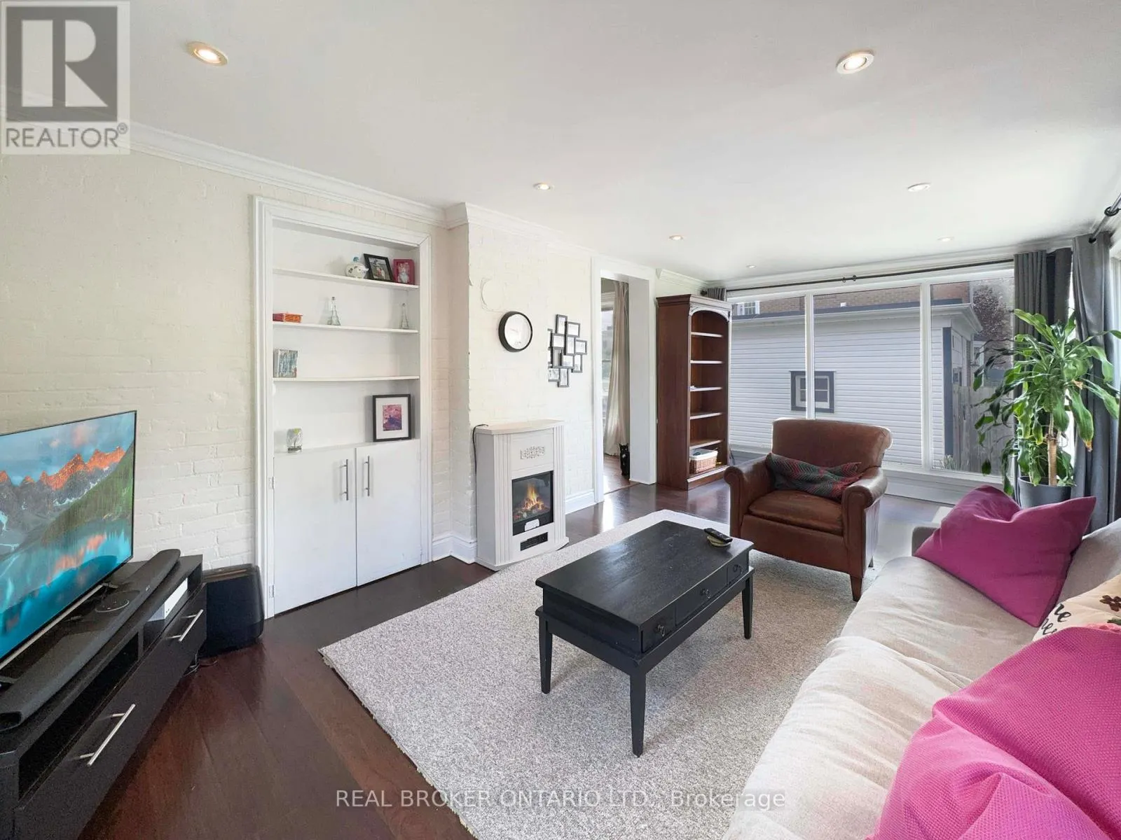 5 HAWARDEN AVENUE