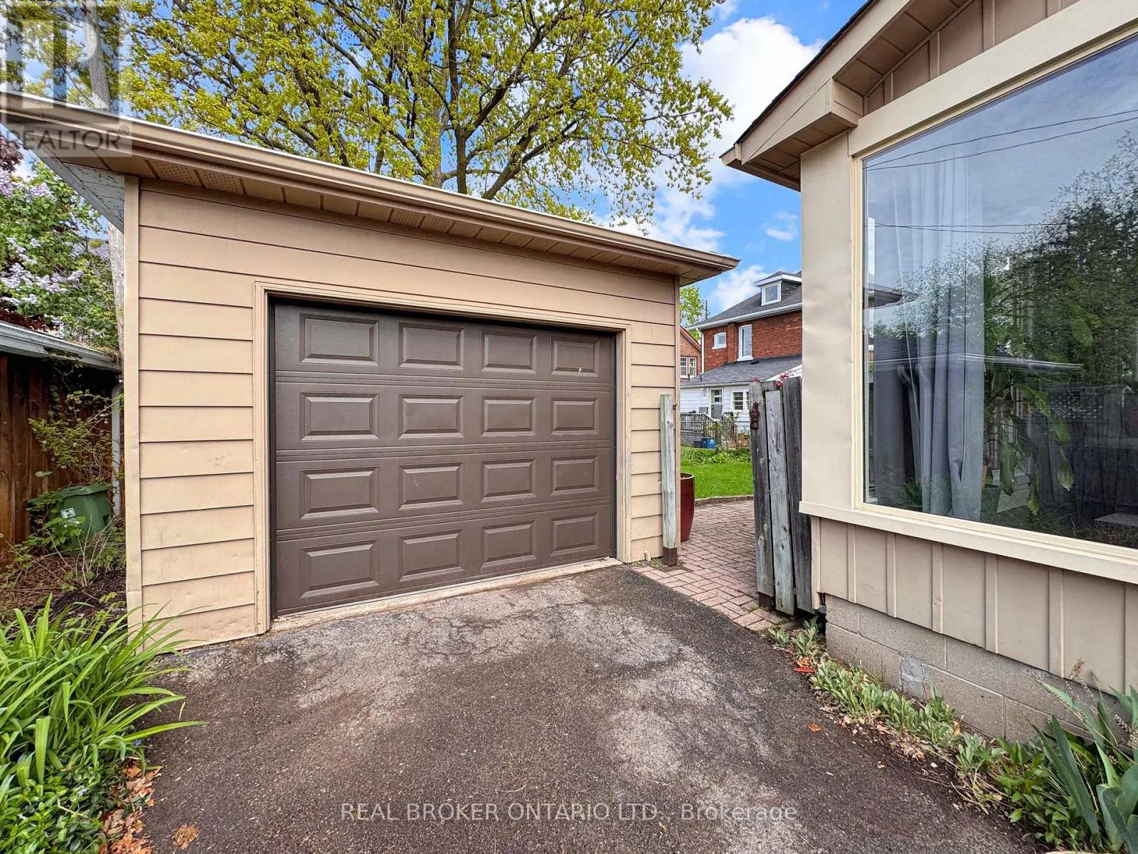 5 HAWARDEN AVENUE