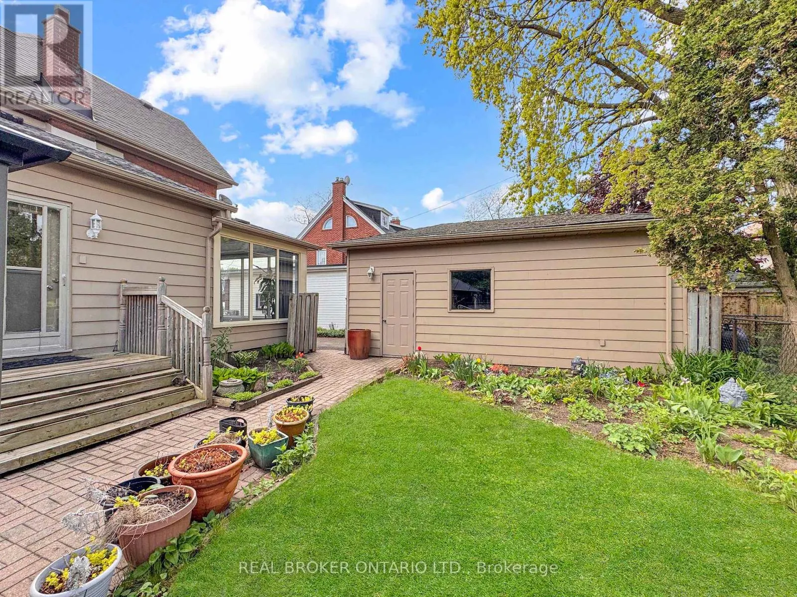 5 HAWARDEN AVENUE