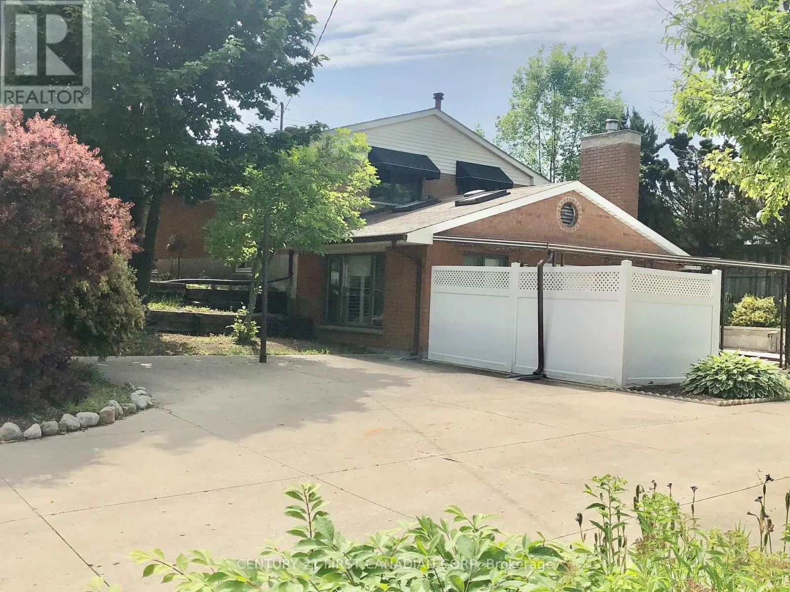 190 FAIRVIEW AVENUE