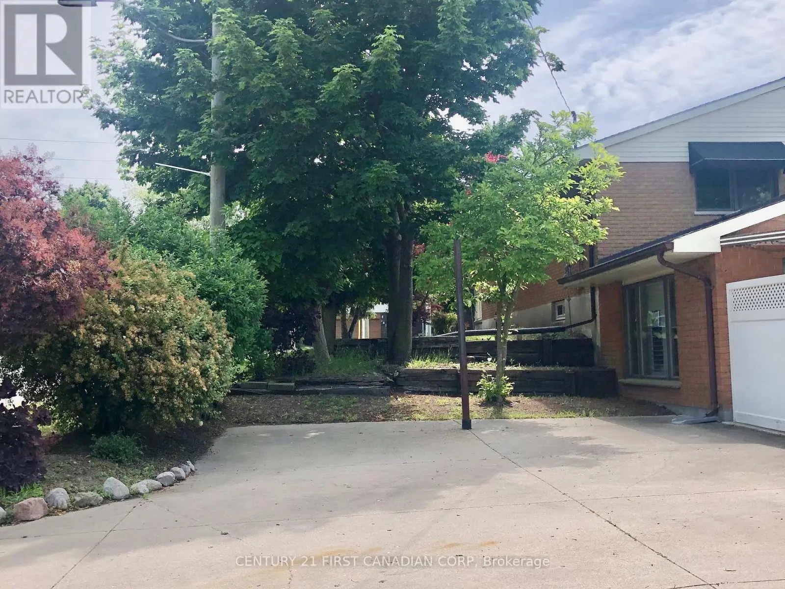 190 FAIRVIEW AVENUE