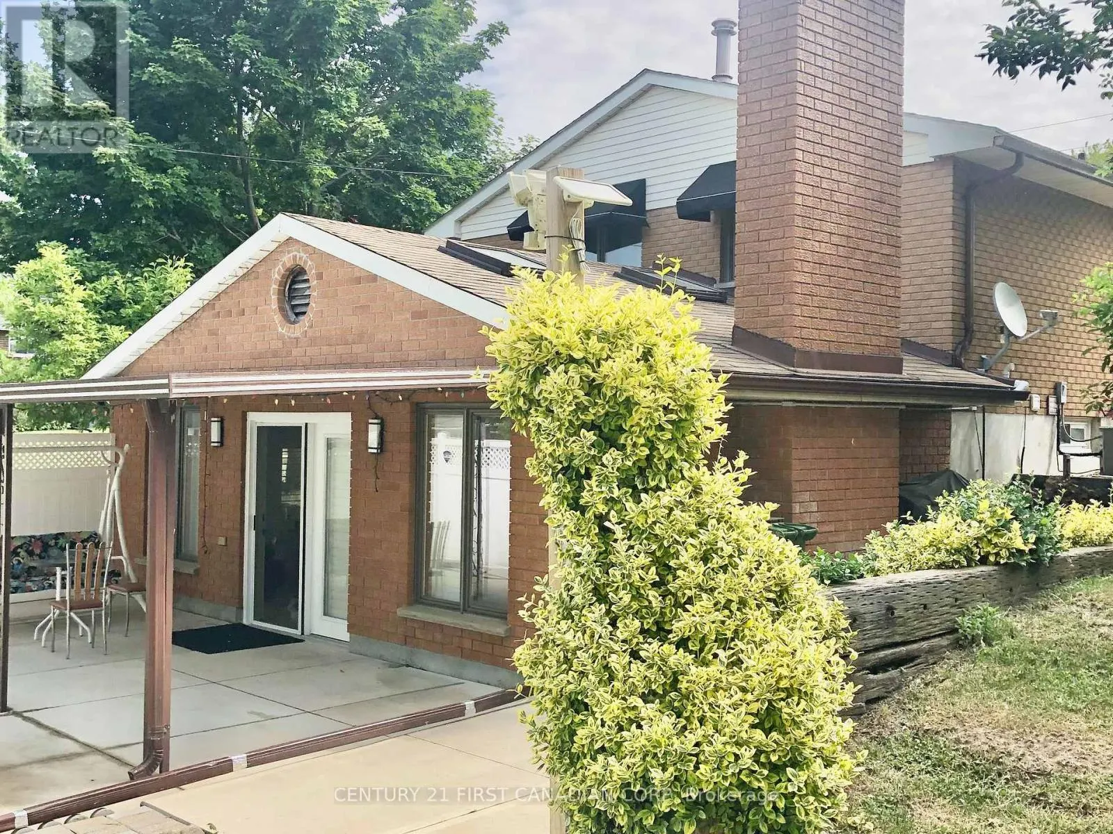 190 FAIRVIEW AVENUE