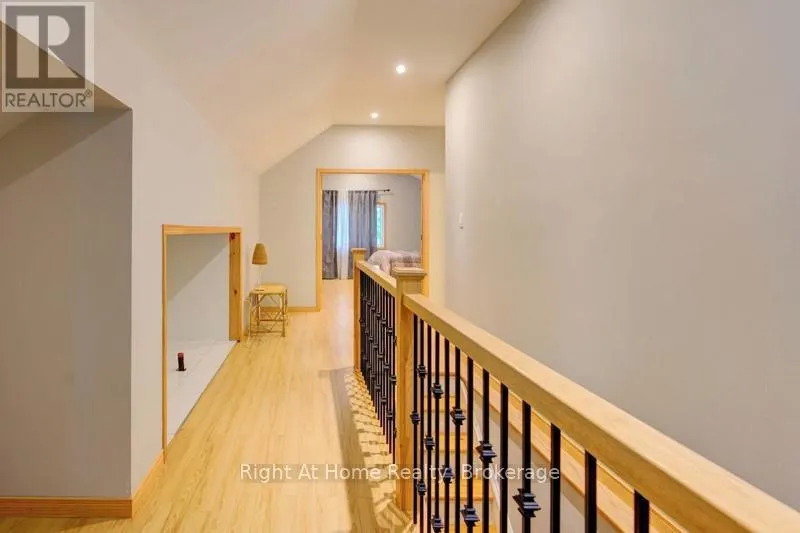 4352 R43 ROAD