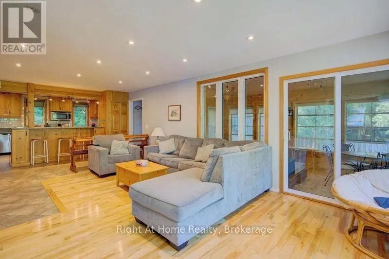 4352 R43 ROAD